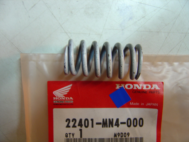 Ressort embrayage Honda CBR600 87-88 – Réf. 22401MN4000