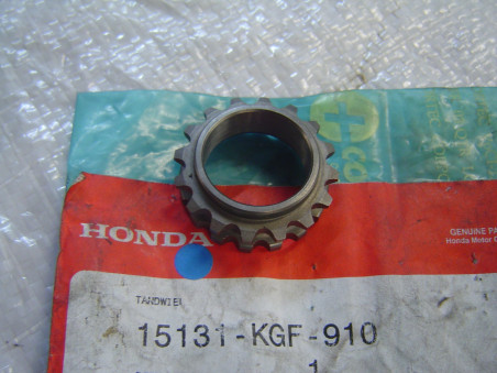 Pignon pompe à huile 16 dts Honda 125 - 15131KGF910