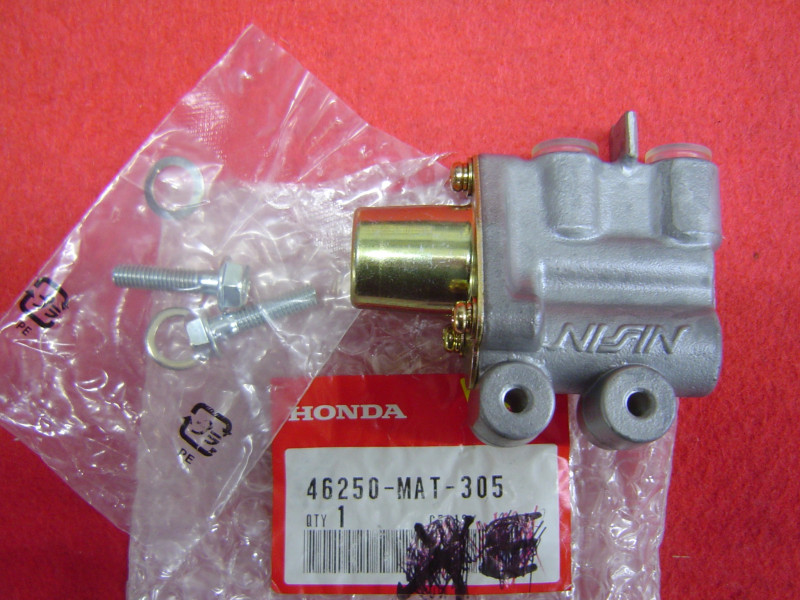 Soupape Commande Pression Frein Honda CBR1100XX 46250MAT305