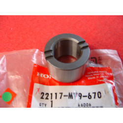Entretoise Cloche Embrayage Honda CB600F – Réf. 22117MV9670