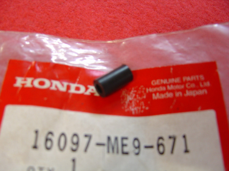 Bouchon caoutchouc carburateur Honda CBR1000F 16097ME9671