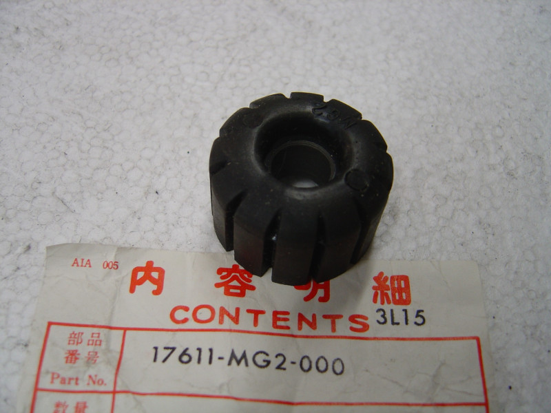 Caoutchouc avant de réservoir de XL500R 82 XL600R 83-98 HONDA 17611-MG2-000