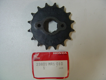 Pignon sortie boîte 16dts Honda VT600C – Réf. 23801MR1010