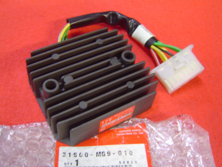 Régulateur Redresseur Honda GL1100 GL1200 Shindengen SH541C-12