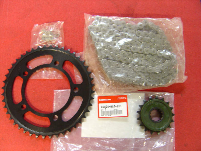Kit Chaîne Honda CBR1100XX 17x44 - Réf. 06406MATE01