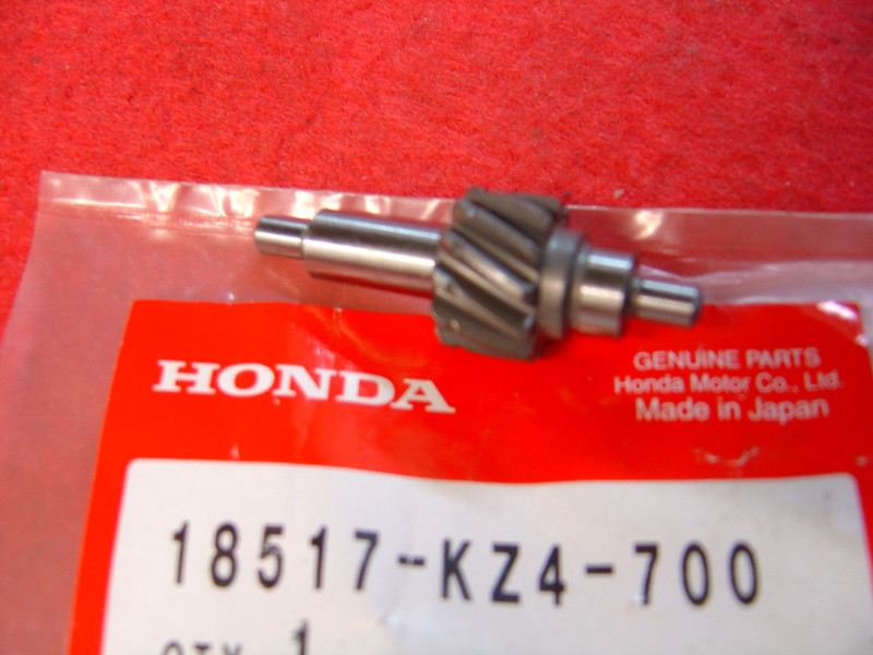 Arbre pivot gauche valve échappement Honda CR125R 90/99