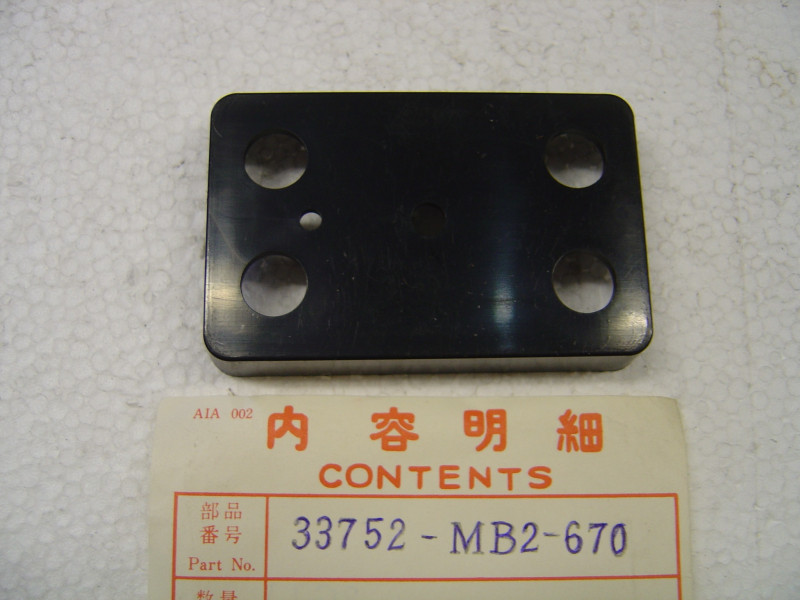 Support Réflecteur Honda VF500 VF750F 83-86 | Réf 33752MB2670