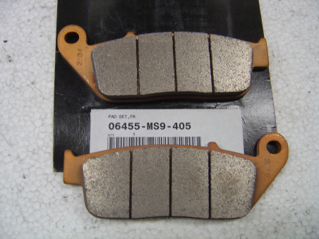 Plaquettes de frein avant Honda 06455MS9405 NTV650 VF750C