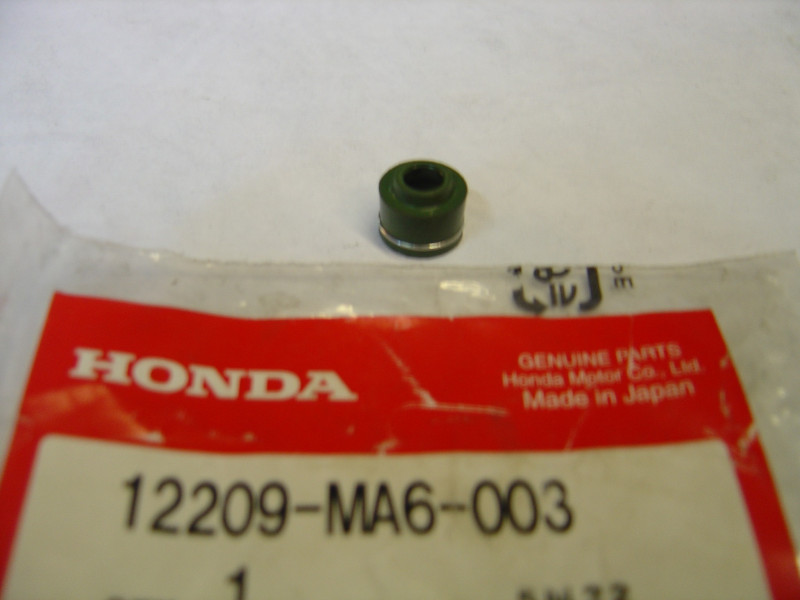 Joint queue de soupapes Honda 12209MA6003 – CBX CBR SH