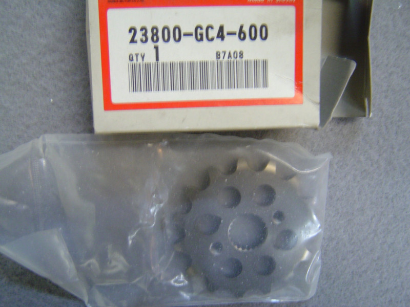 Pignon sortie boîte 15 dents Honda CR80R CR85R - Réf. 23800GC4600