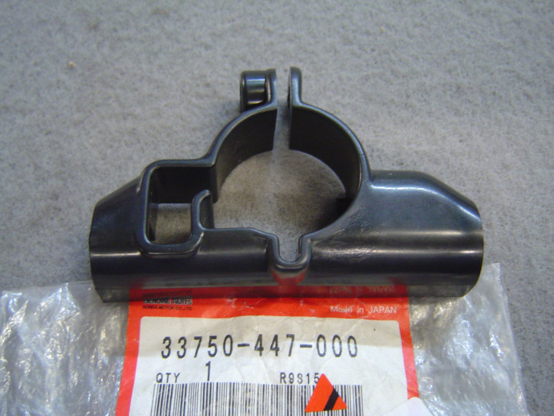 Support Catadioptre Avant Honda CM400 CB400 CB250 - Réf 33750-447-000