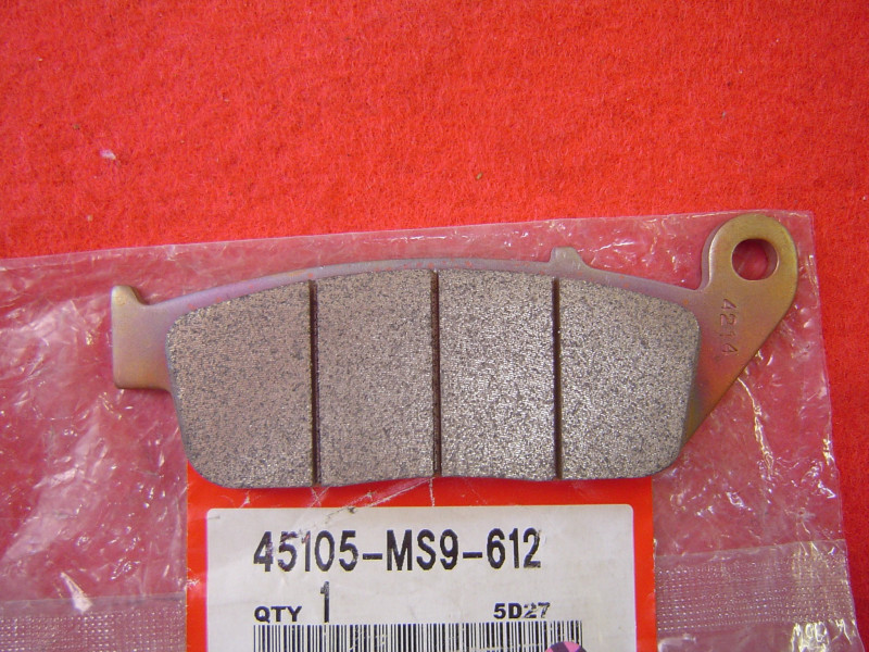 Plaquette frein avant Honda NTV650 45105-MS9-612
