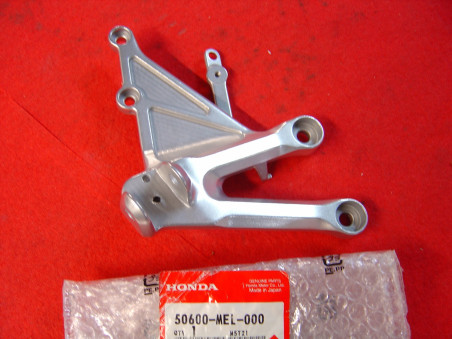 Platine Repose-Pied Droit Honda CBR1000R 04/05 - Réf. 50600MEL000