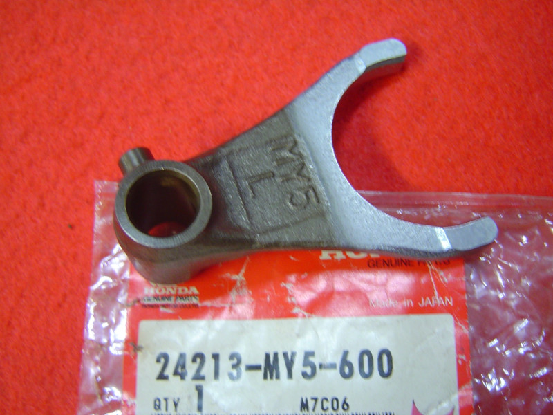 Fourchette boîte gauche Honda CB500 94-02 | 24213-MY5-600