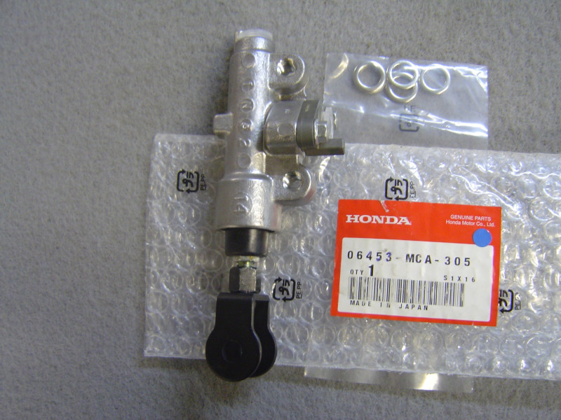 Maître-cylindre secondaire Honda GL1800 – Réf. 06453MCA305