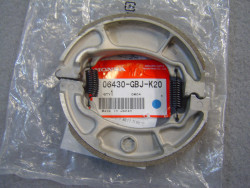 Jeu machoires frein NES125 PES125 SCV100 lead SES HONDA 06430-GBJ-K20